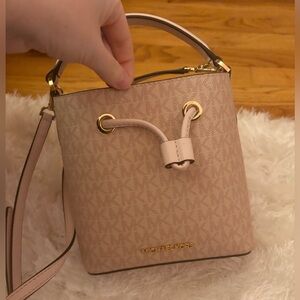 Michael Kohrs pink cross body bag